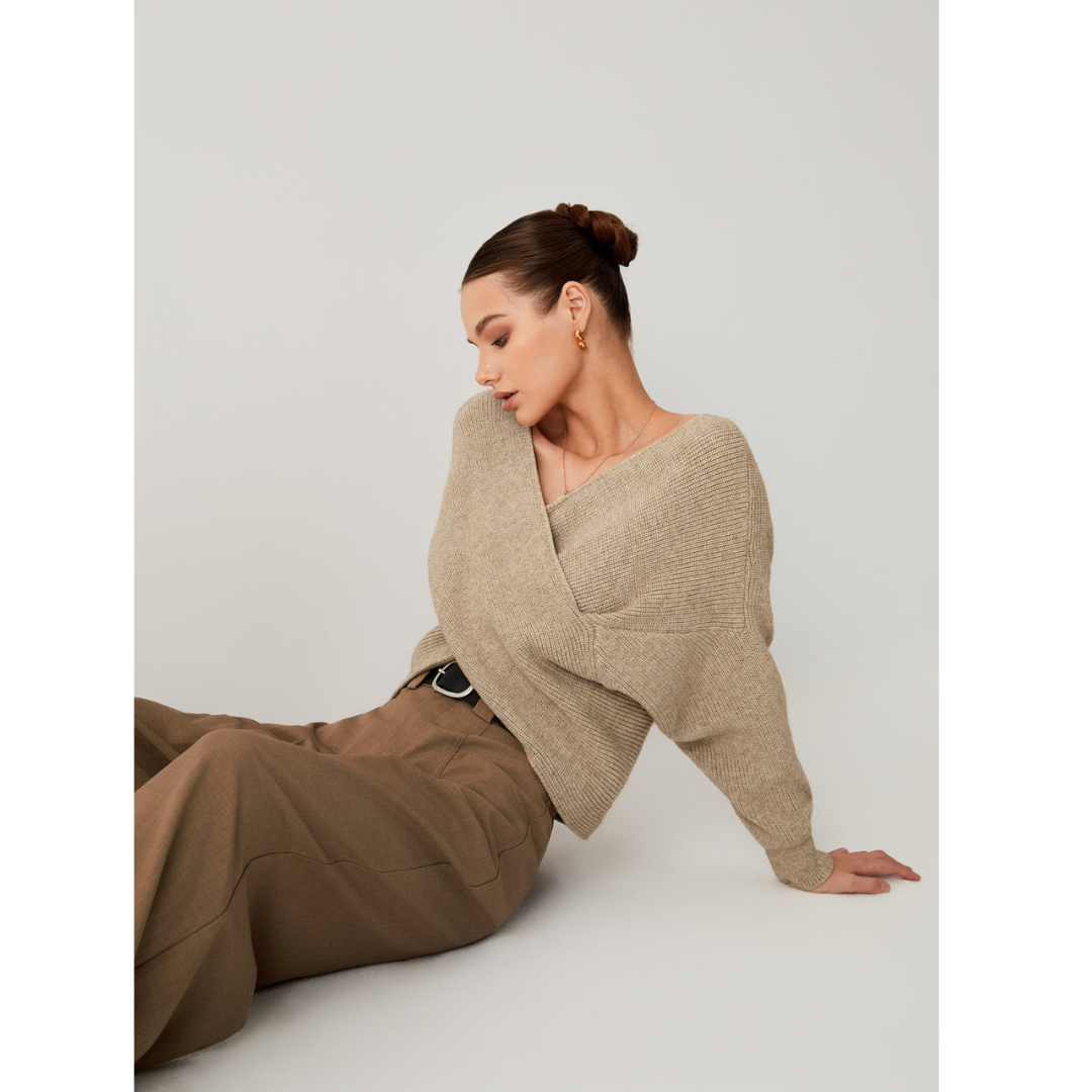 Sweter damski z dekoltem w serek | Oversize